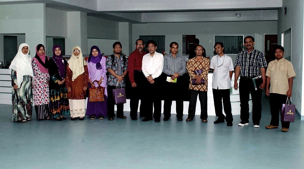 Kunjungan FTI UAD ke Malaysia