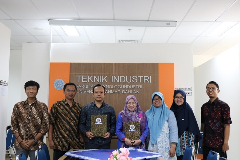 Prodi Teknik Industri Jalin MoU Dengan PT. Deltomed Laboratories Wonogiri